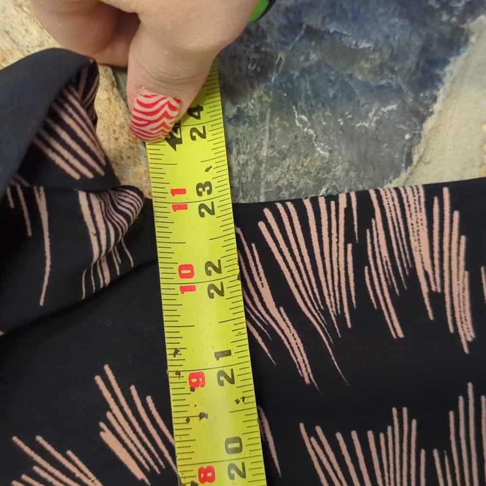 Cabi printed blouse - Picture 8 of 10